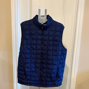 Men’s xl win driver puffer vest.